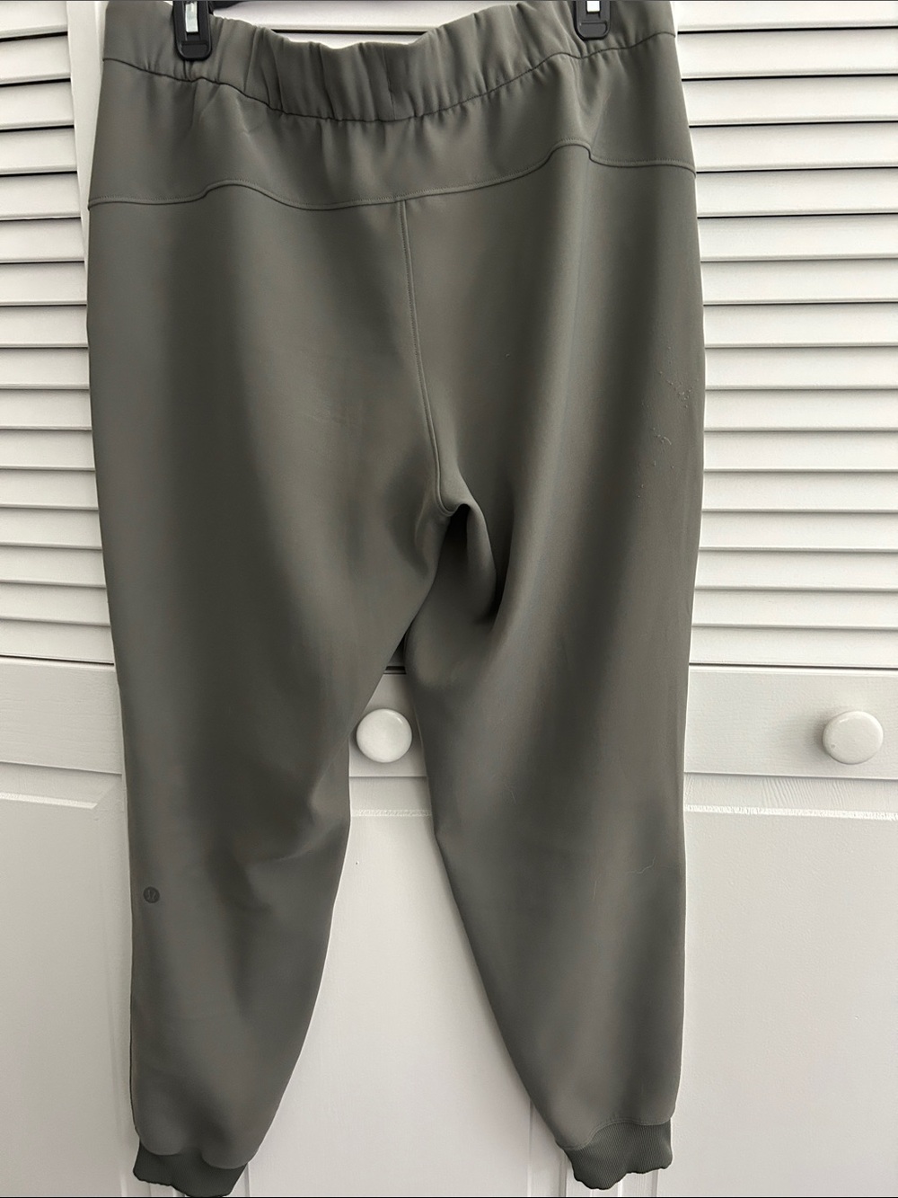 Women’s lululemon Olive Green Drawstring Jogger Pants - Picture 3 of 7